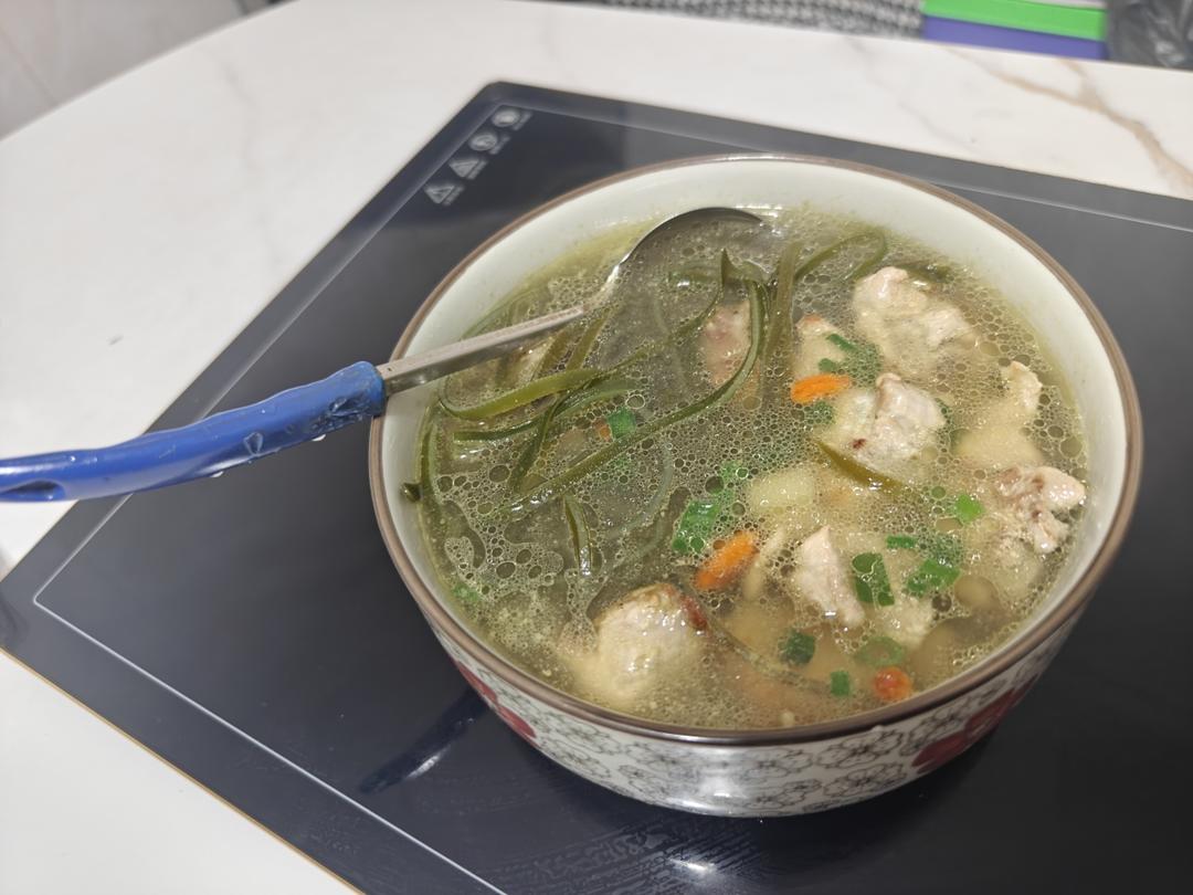 连吃三碗的玉米山药排骨汤