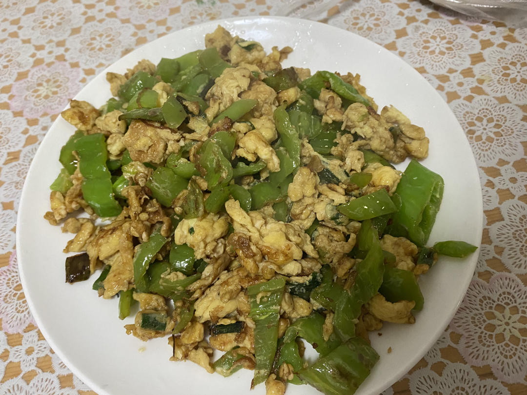 香喷喷的辣椒炒鸡蛋