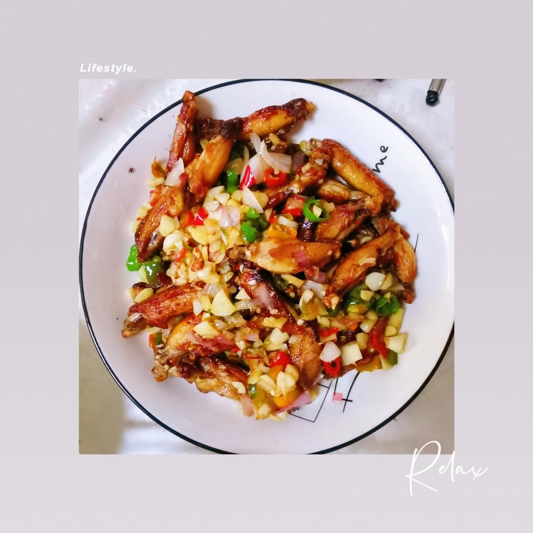 网红菜～好吃到嗦手指的蒜香鸡翅