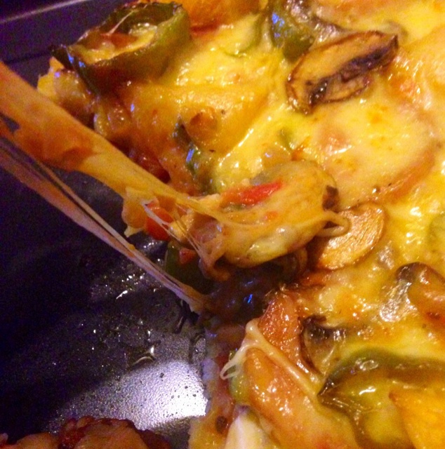 薄饼脆皮火腿pizza