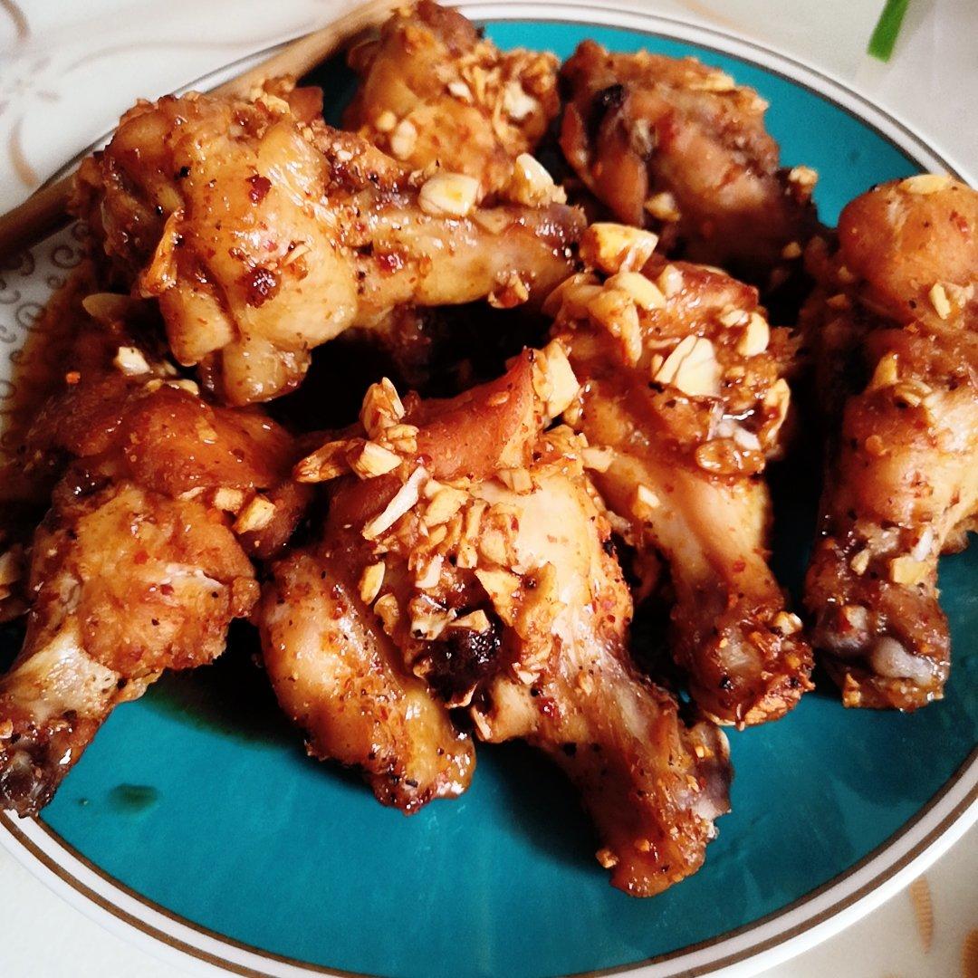 生酮版—甜辣蒜香小鸡腿        好吃到舔手指