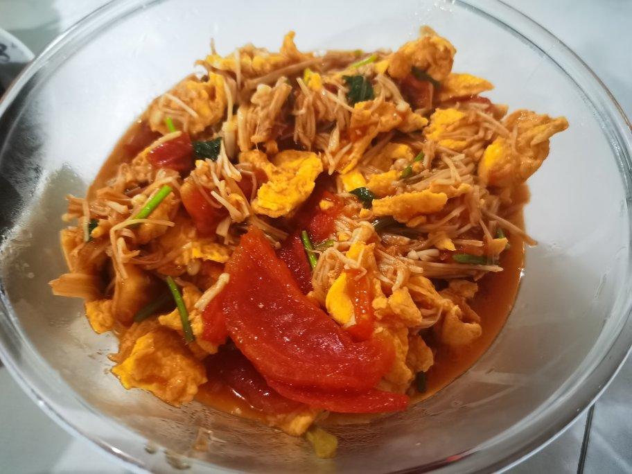 天使最乖做的西红柿金针菇炒鸡蛋