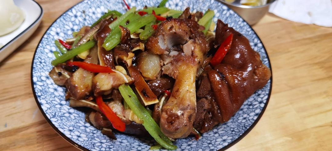 超简单的小炒卤猪耳朵