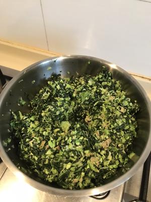 超好吃的青菜豆子油渣馄饨馅的做法 步骤3