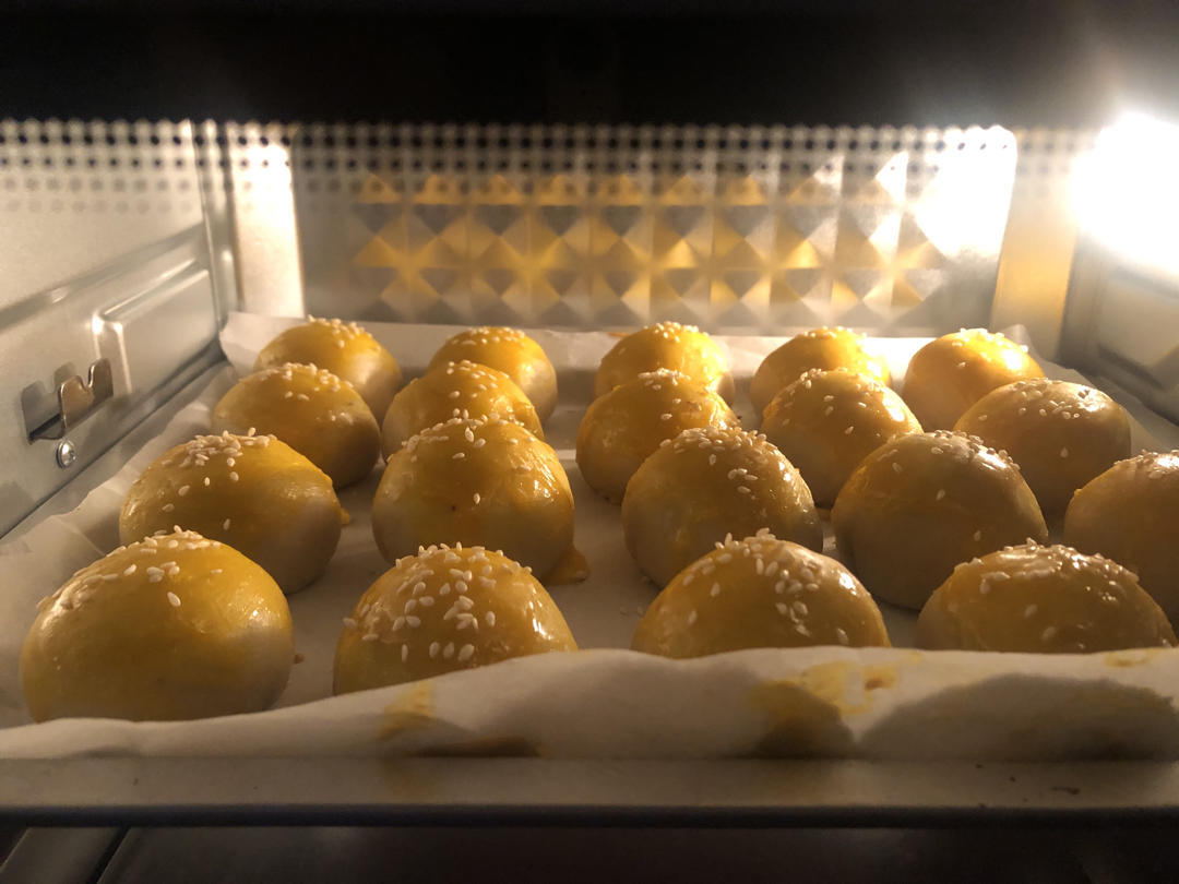 超简单 免揉 酥掉渣的蛋黄酥(超详细附全程视频)不破酥『万能酥皮』