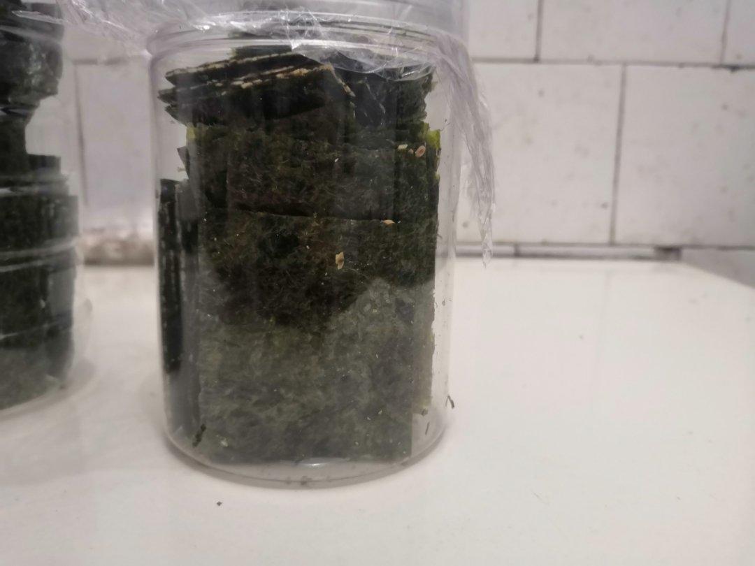 芝麻夹心海苔脆