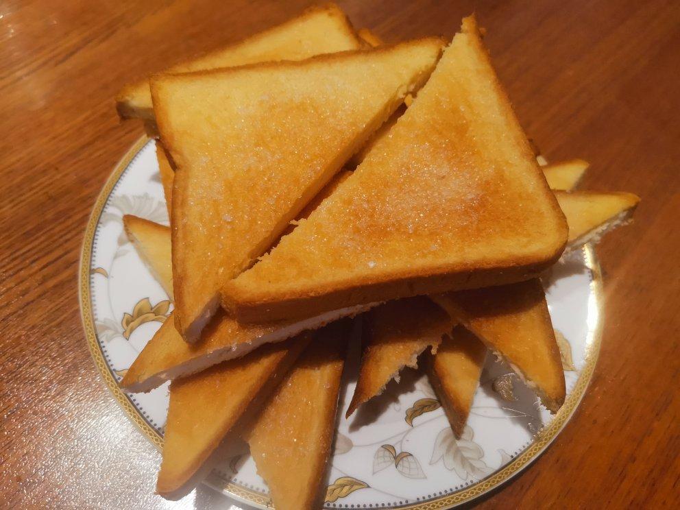 秒杀烧烤店!!幸福感爆棚的【烤面包片】夹心吐司的超神仙吃法！！！