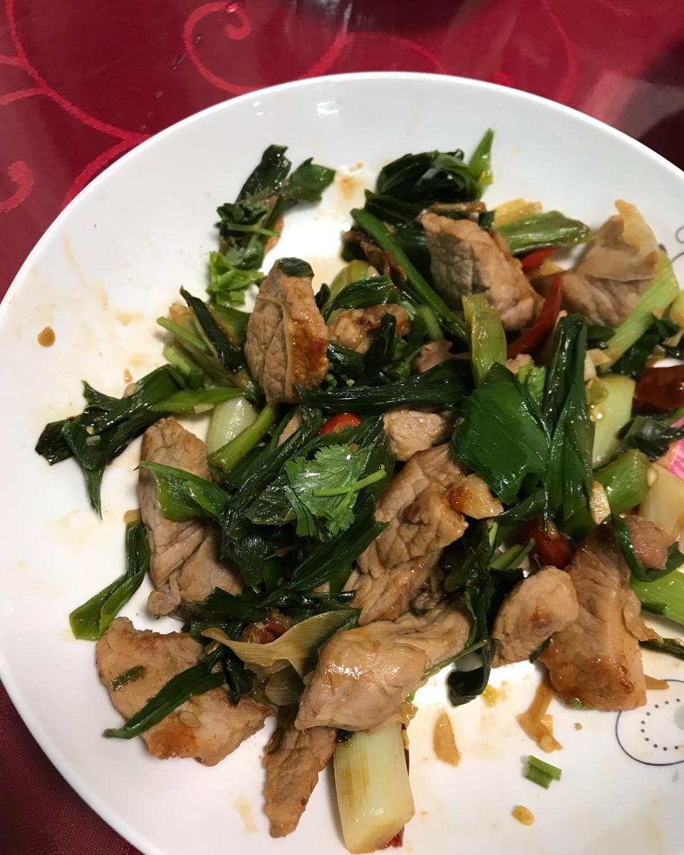 不会做菜的美工不是好老师做的大蒜炒肉