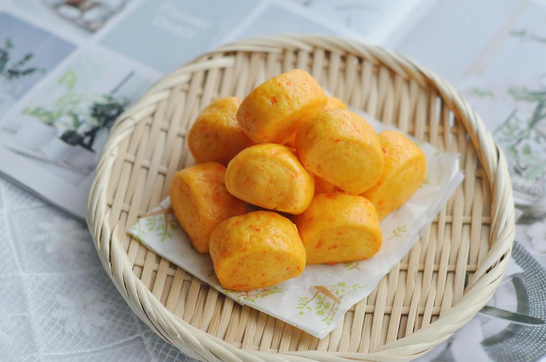 宝宝辅食之无油无糖的胡萝卜小刀切馒头的做法