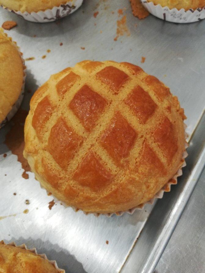好吃到炸裂的港式菠萝包（附带制作酥皮的小视频）