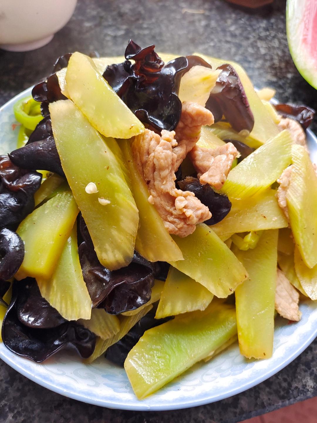 莴笋木耳炒肉