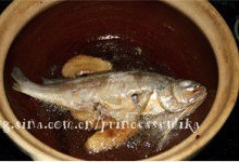 银丝黄鱼汤的做法 步骤2