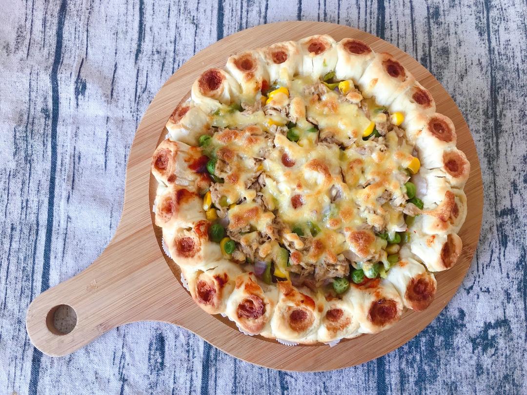 萨米肠蘑菇花边披萨