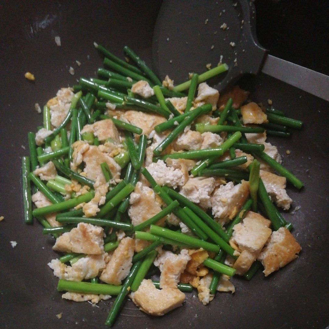 蒜薹炒鸡蛋