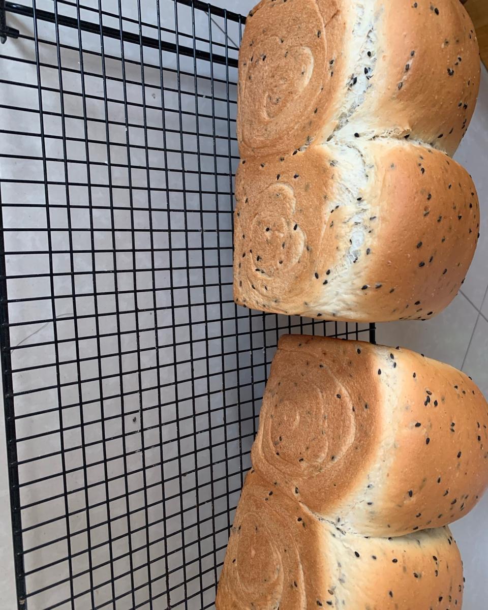 ✔️越嚼越香de黑芝麻咸吐司