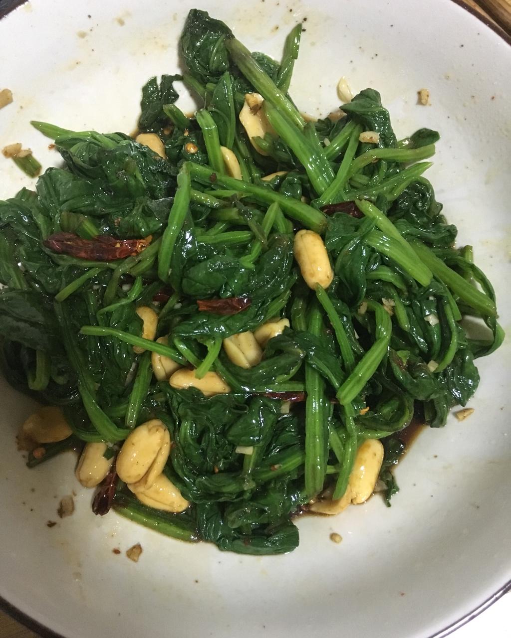 凉拌花生米菠菜