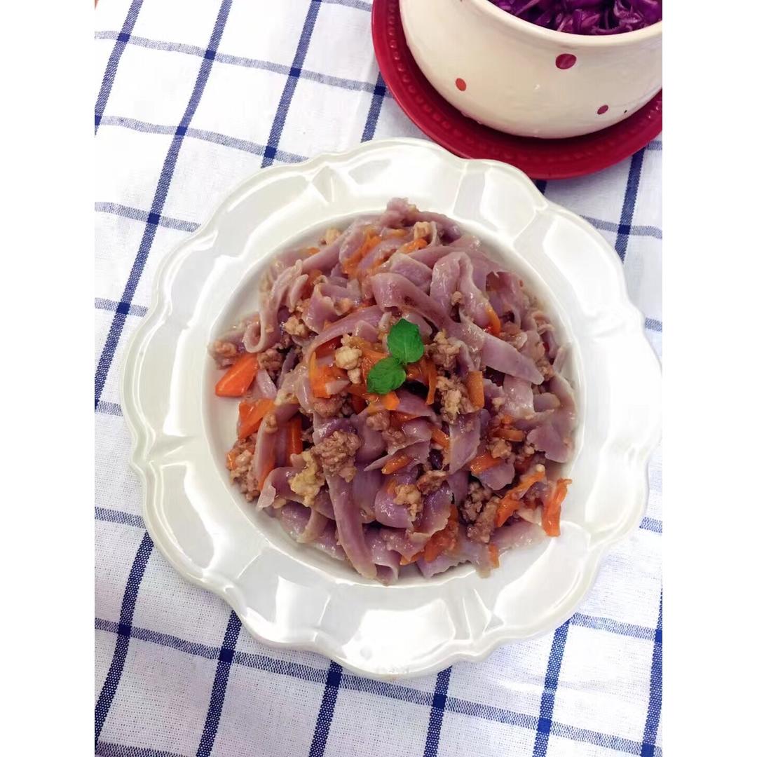 紫甘蓝手擀面