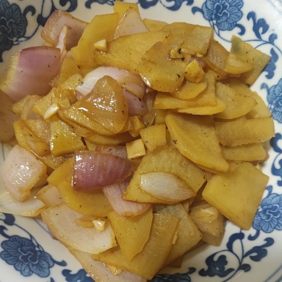 香喷喷的洋葱土豆片