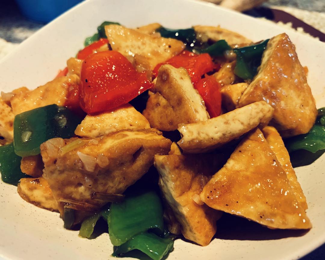 两分钟香煎青椒老豆腐的做法