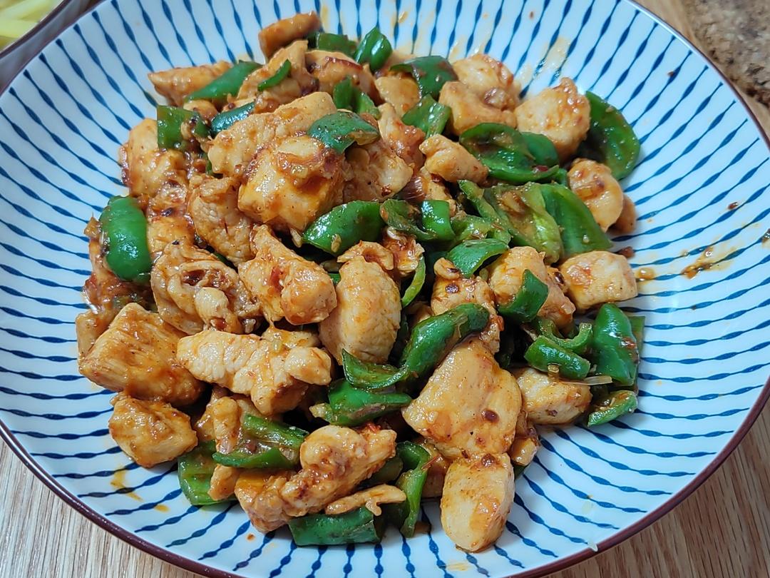 青椒辣子鸡丁