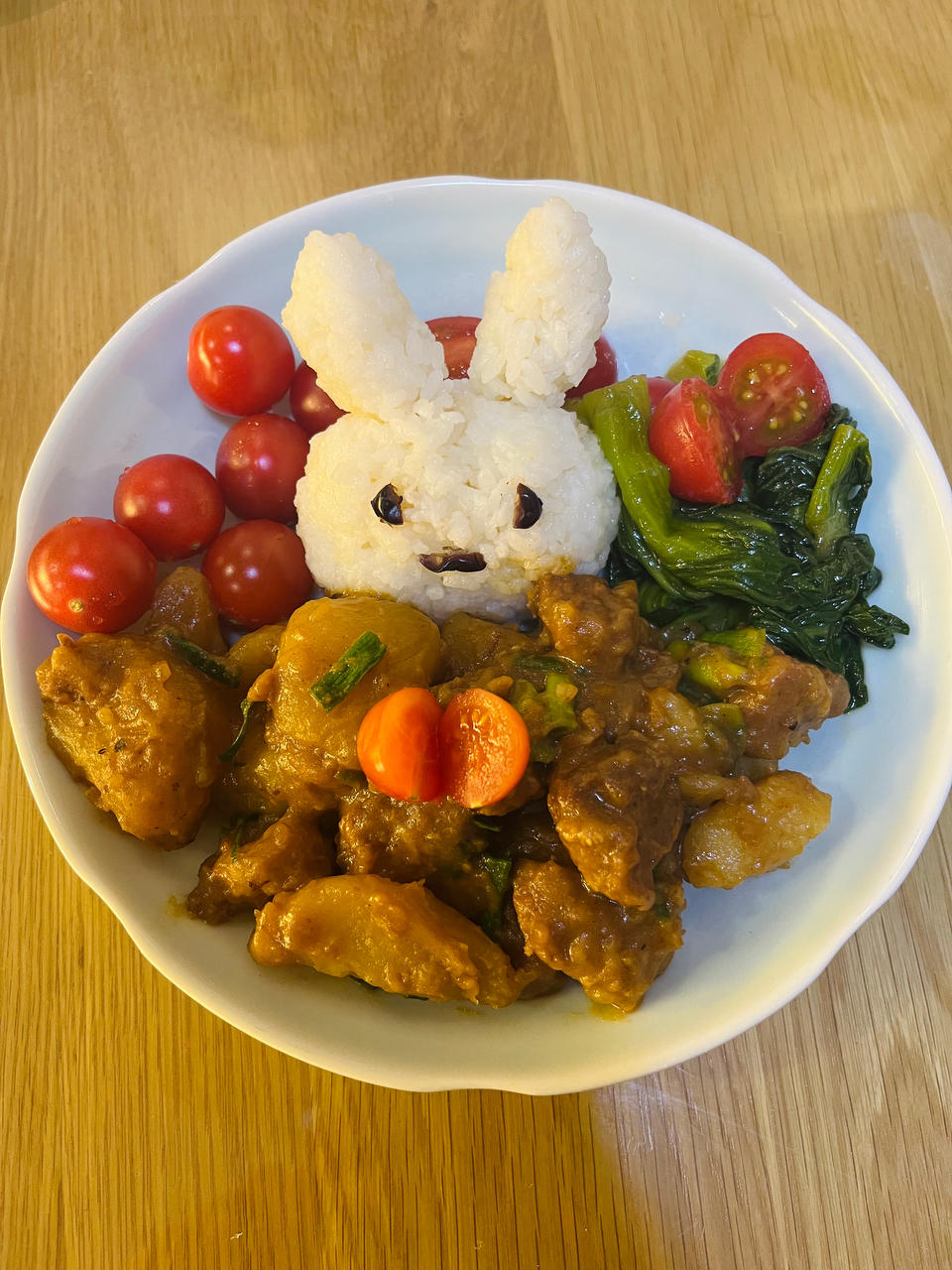 卡通咖喱饭｜萌萌兔