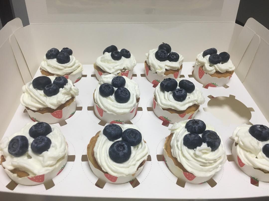 戚风小纸杯蛋糕