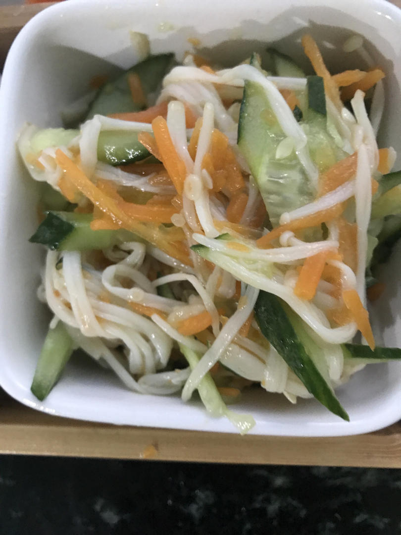 凉拌金针菇