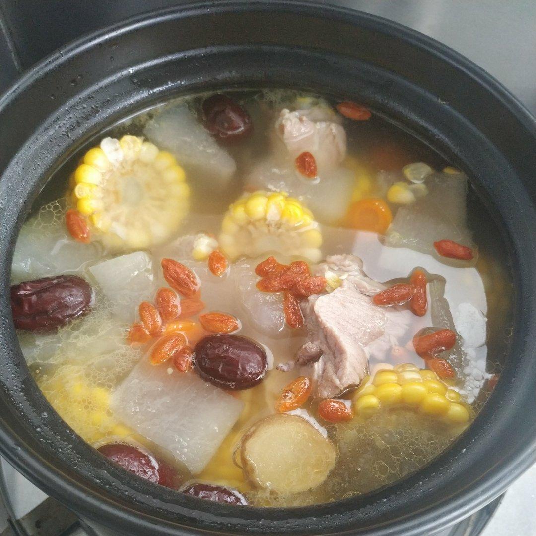 新授做的冬瓜排骨玉米汤