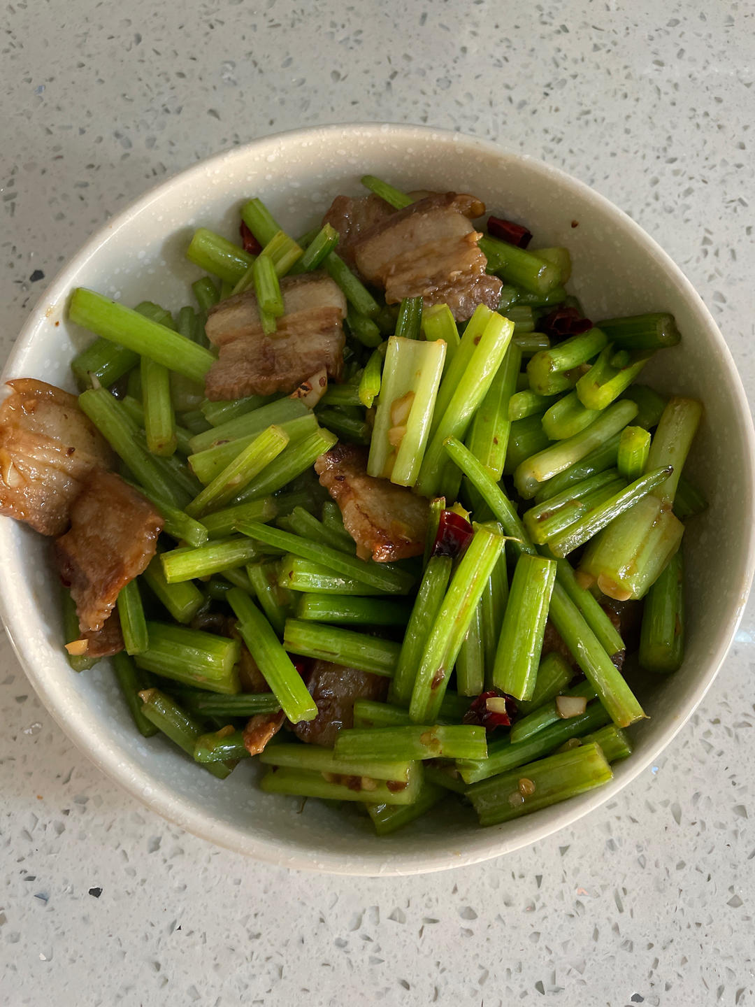 下饭芹菜炒肉