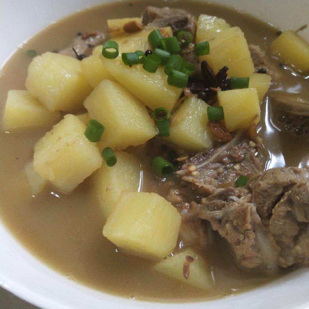 土豆炖排骨