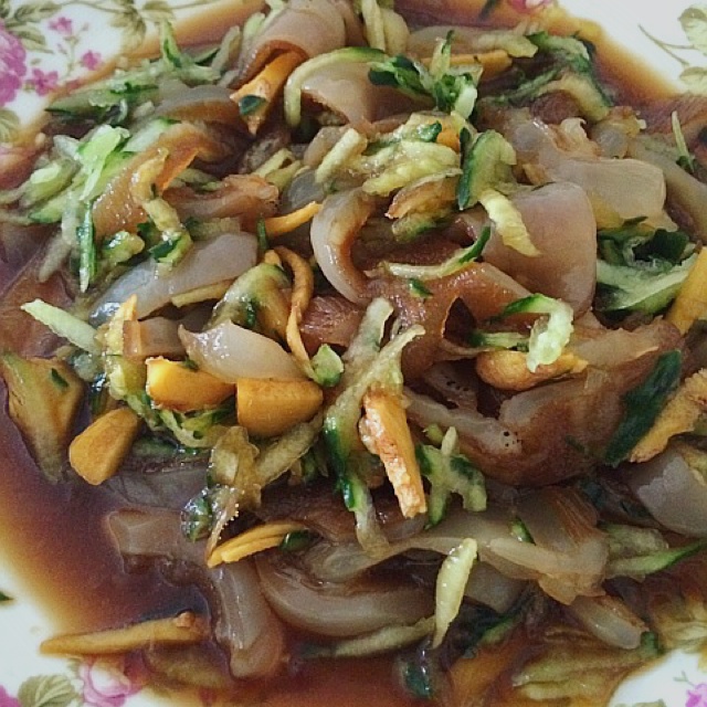 凉拌海蜇黄瓜丝