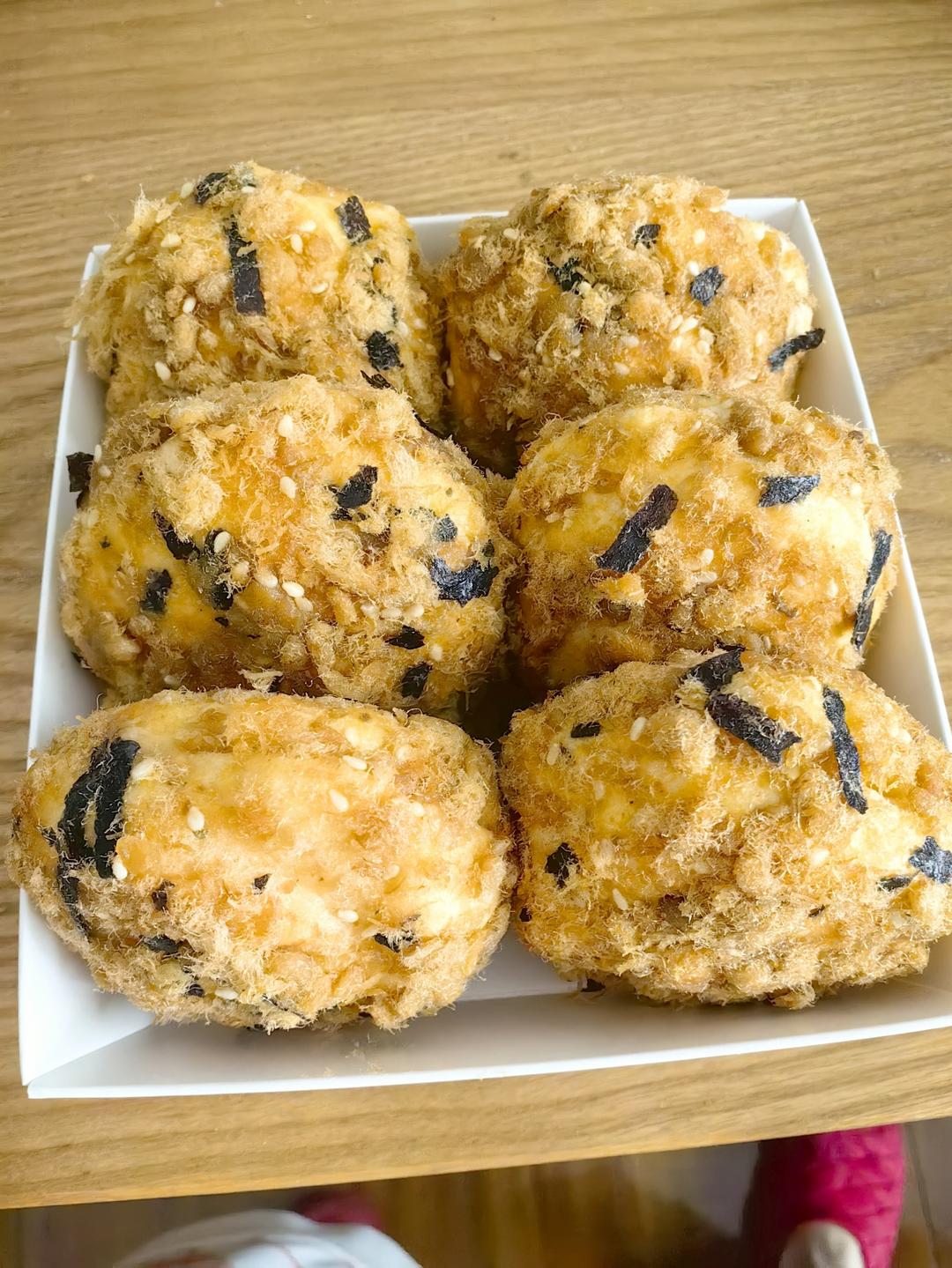 胖嘟嘟圆滚滚咬一口可以回弹的肉松小贝