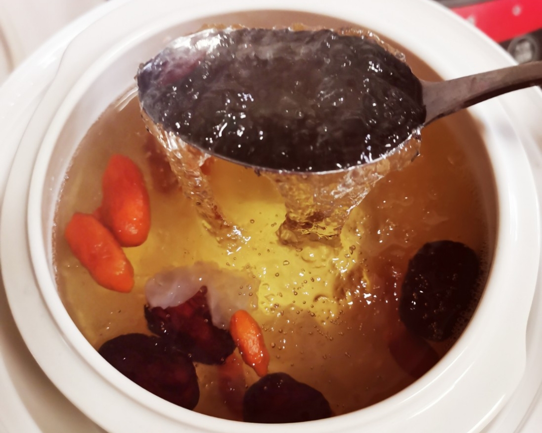 桃胶雪燕皂角米枸杞红枣甜品的做法 步骤9