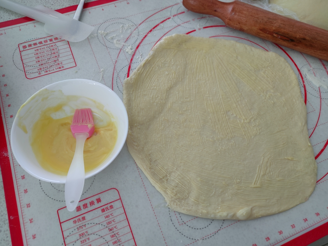 炼乳手撕面包的做法 步骤6