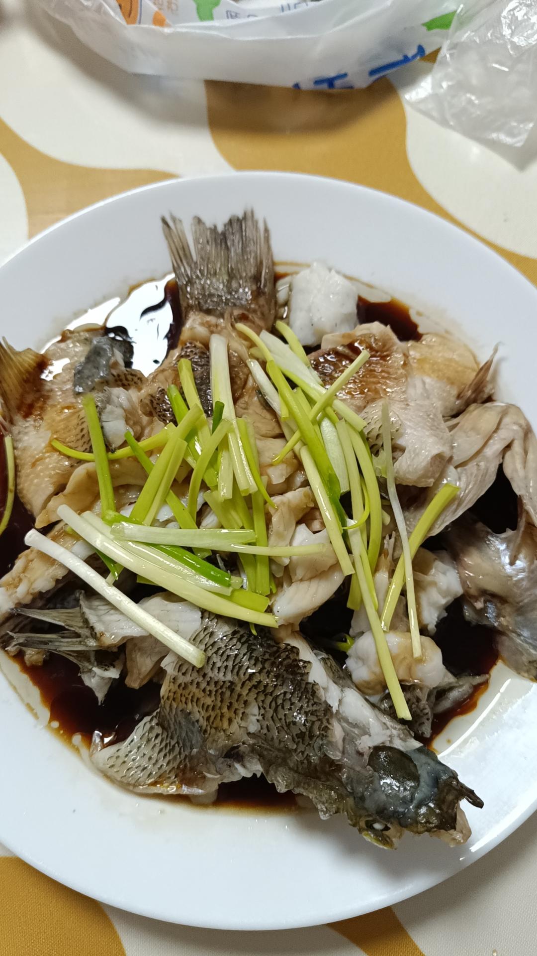 10分钟做 清蒸鲈鱼 （附切鱼图解）