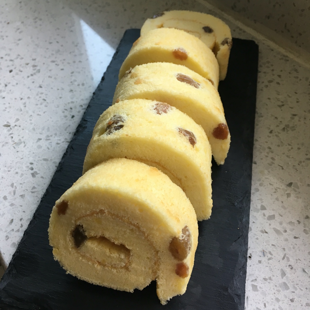 葡萄干蛋糕卷