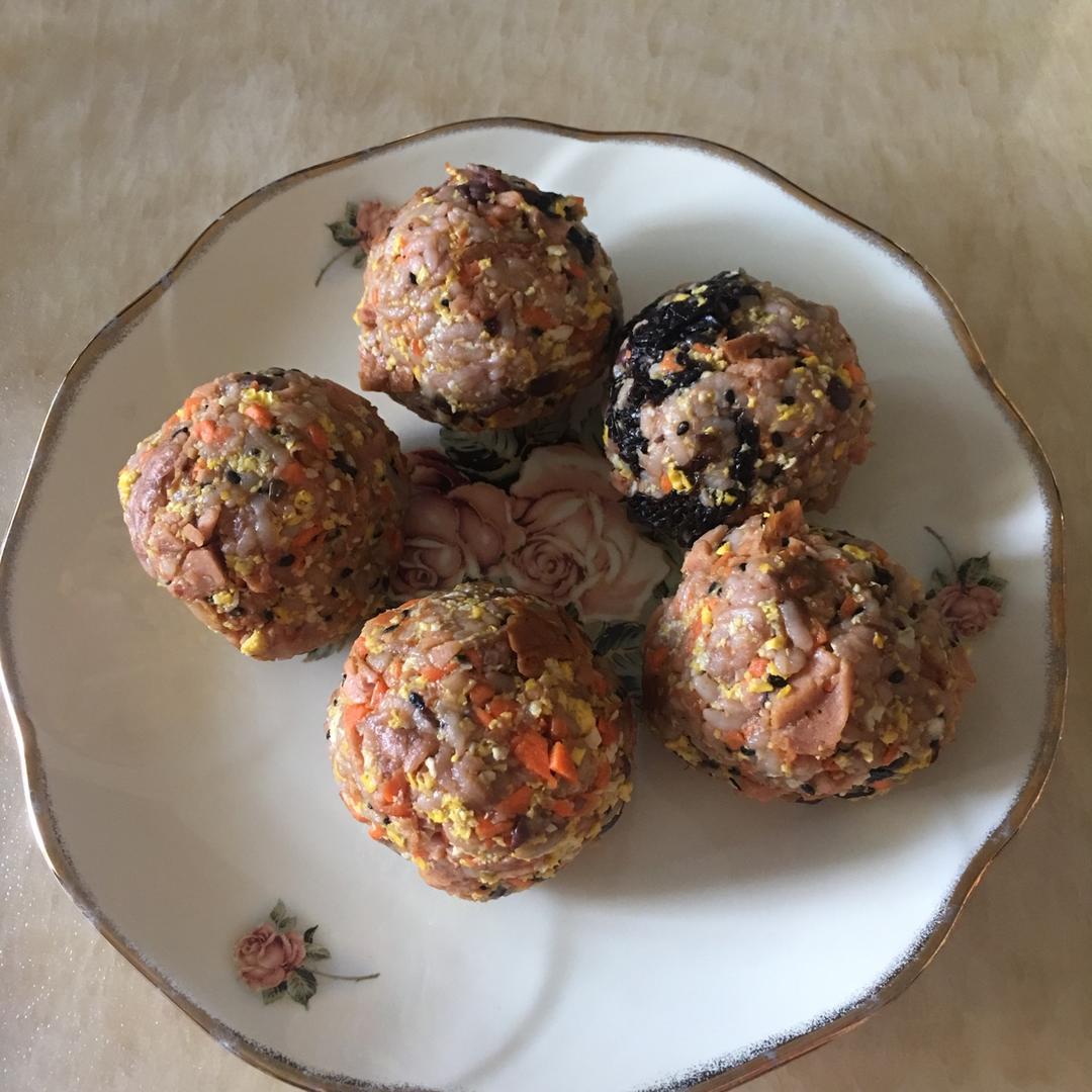 饭团🍙