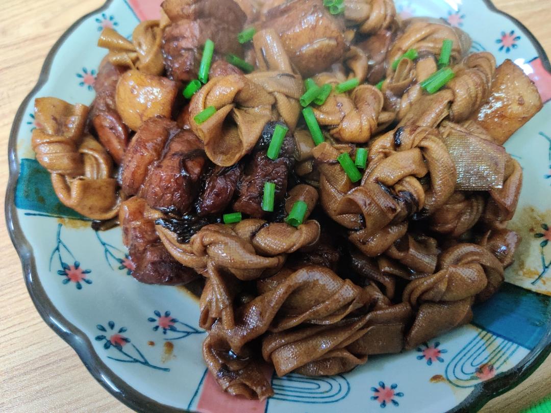 百叶结和红烧肉一起烧，原来这么美味