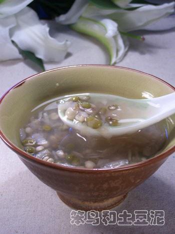 藕丝绿豆薏米粥的做法