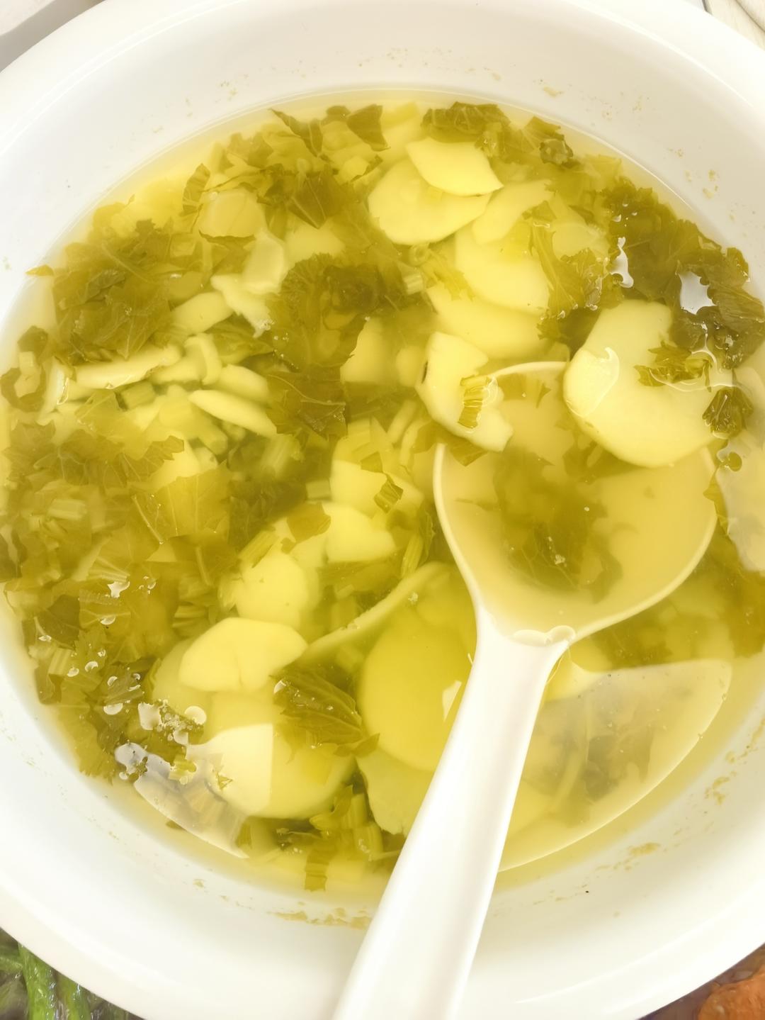 酸菜土豆汤