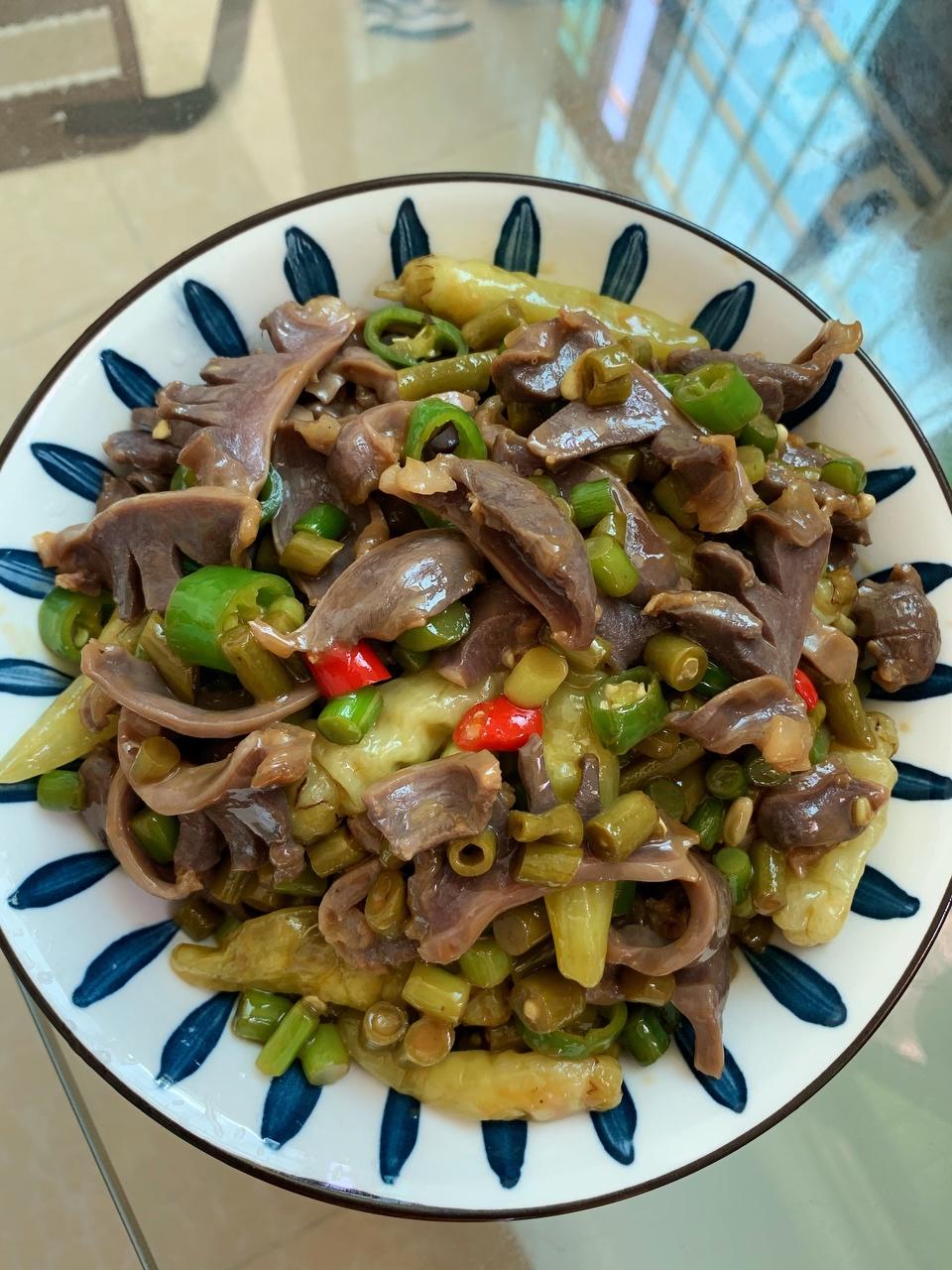 超下饭的酸辣鸡胗的做法