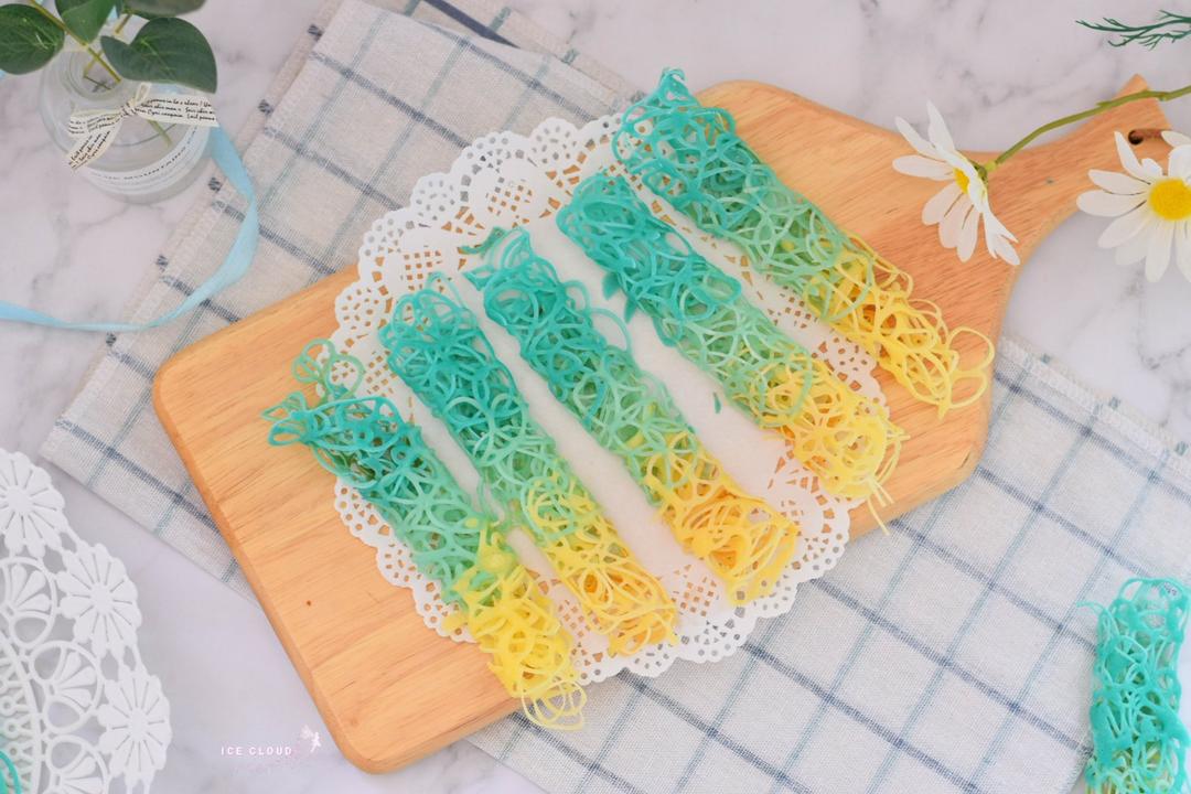 渐变色蕾丝蛋卷