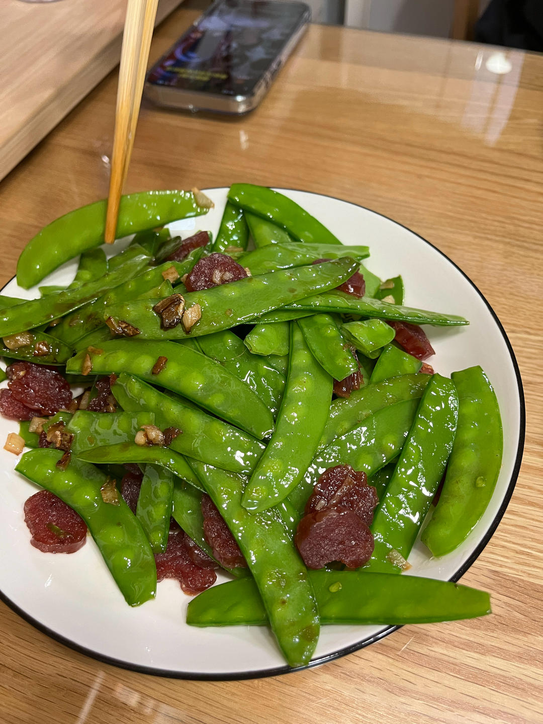 无比简单的荷兰豆炒腊肠，营养又好吃～！