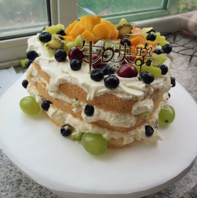 时下流行的鲜奶油戚风裸蛋糕