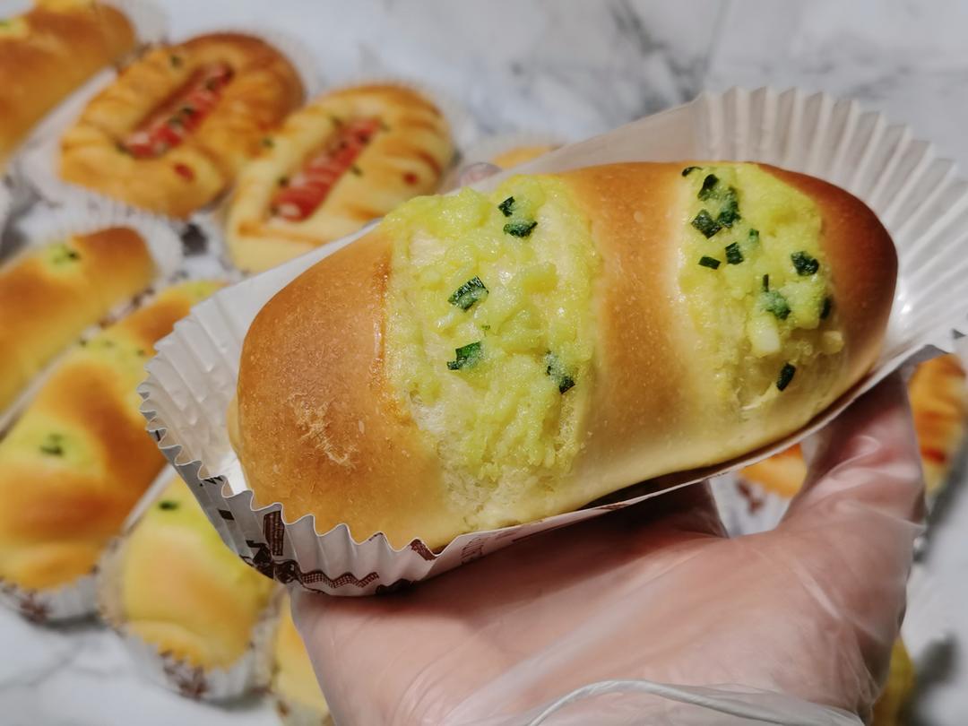 蒜香黄油肠仔包/软面包😍—好吃到停不下来