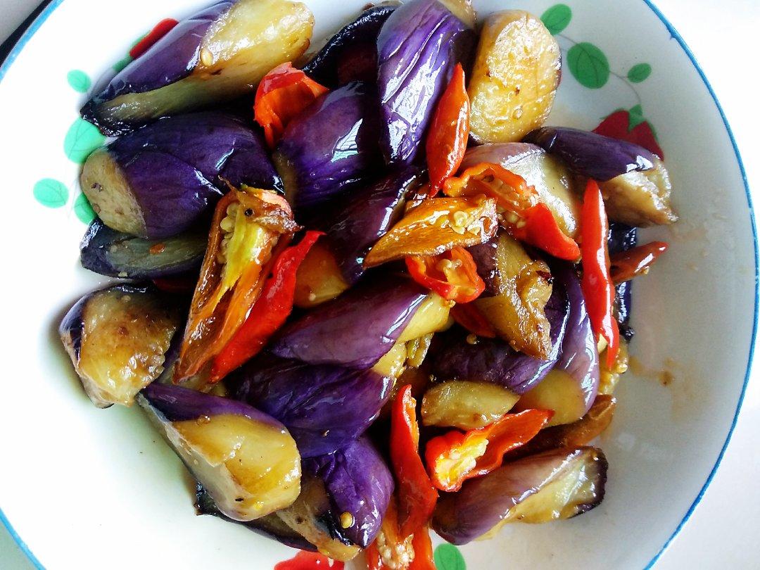 红烧茄子（教你炒茄子不变色的小妙招）