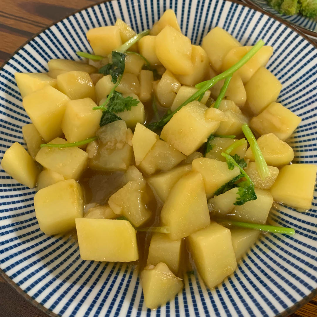 🔥巨下饭，软糯入味！比肉还好吃的红烧土豆