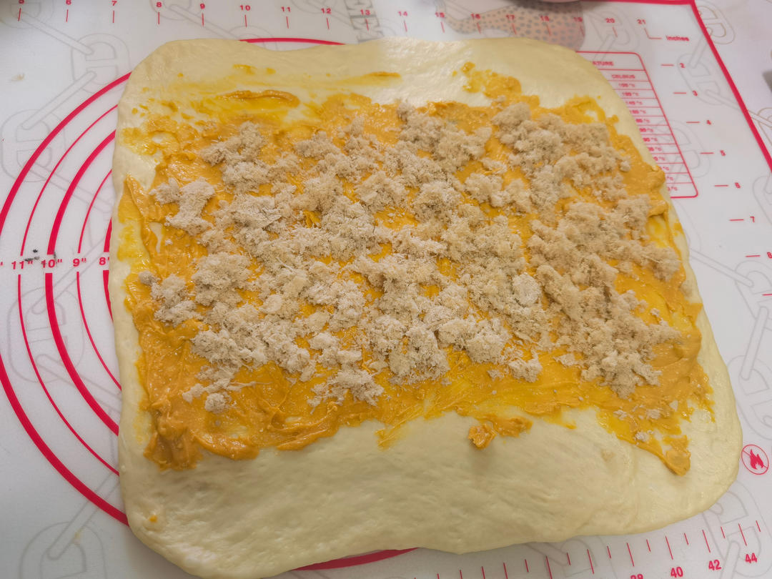 咸蛋黄肉松吐司
