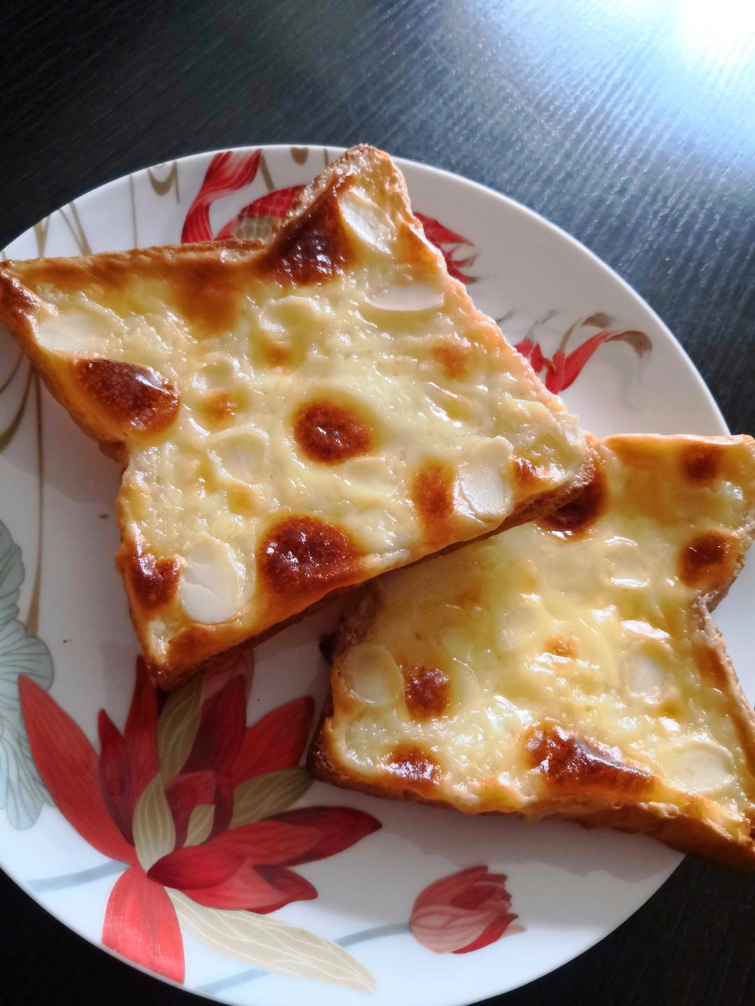 零失败快手岩烧乳酪(熔岩吐司)十分钟网红早餐，好吃哭