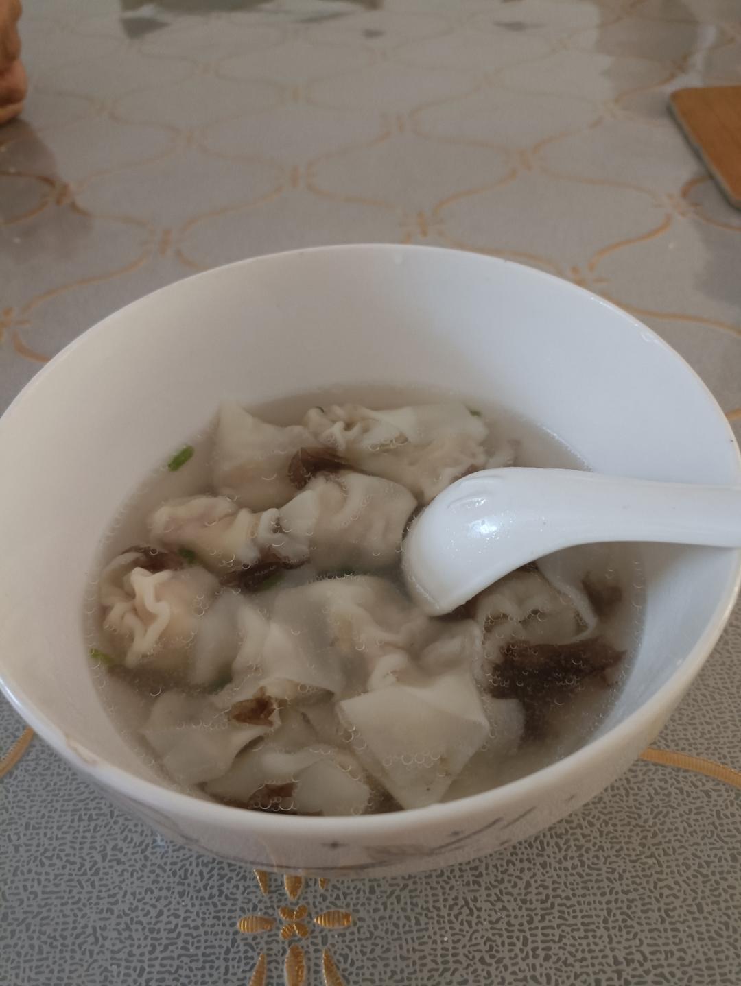 国营小吃店的鲜肉小馄饨